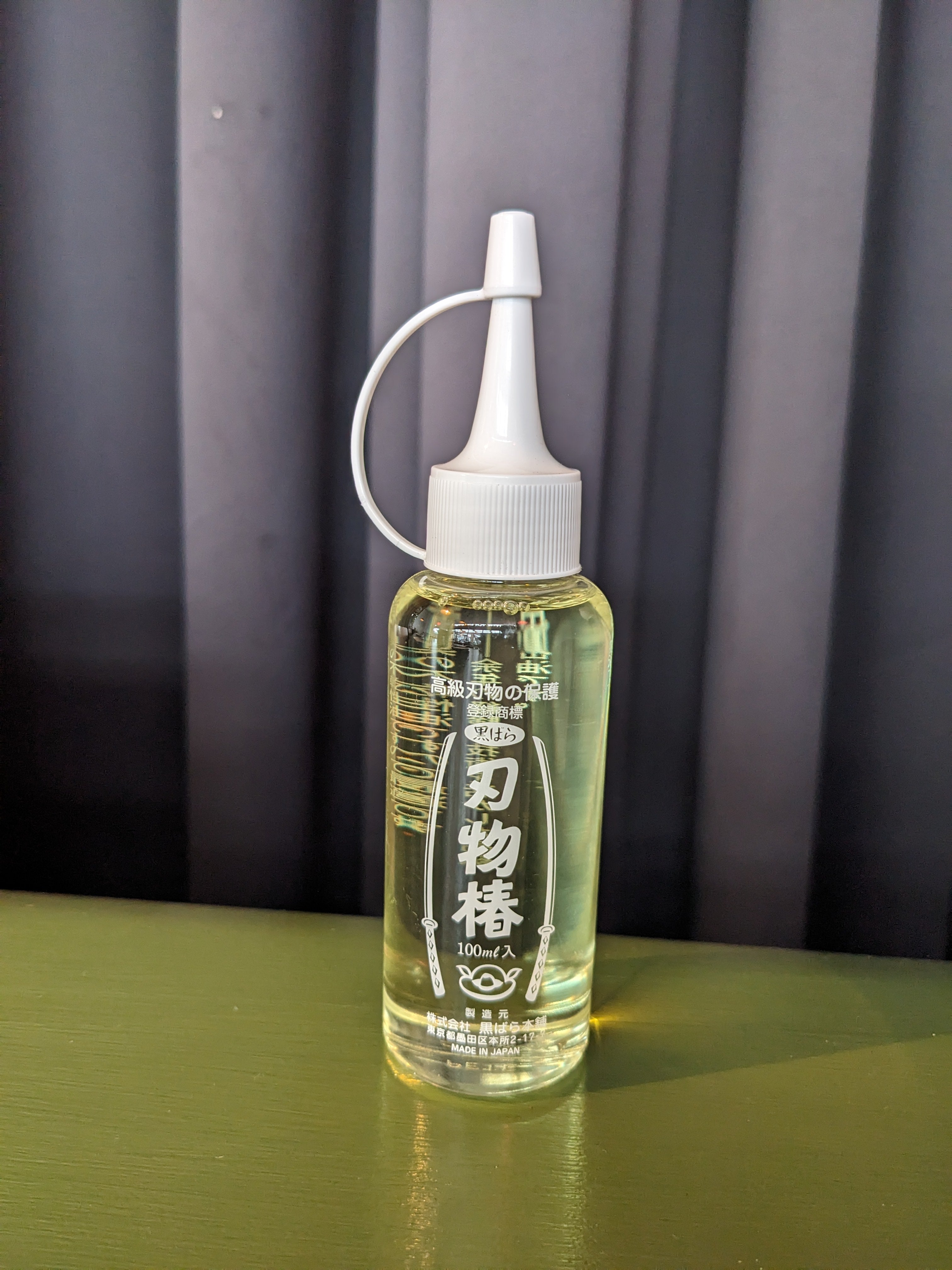 Camellia oil for Knife