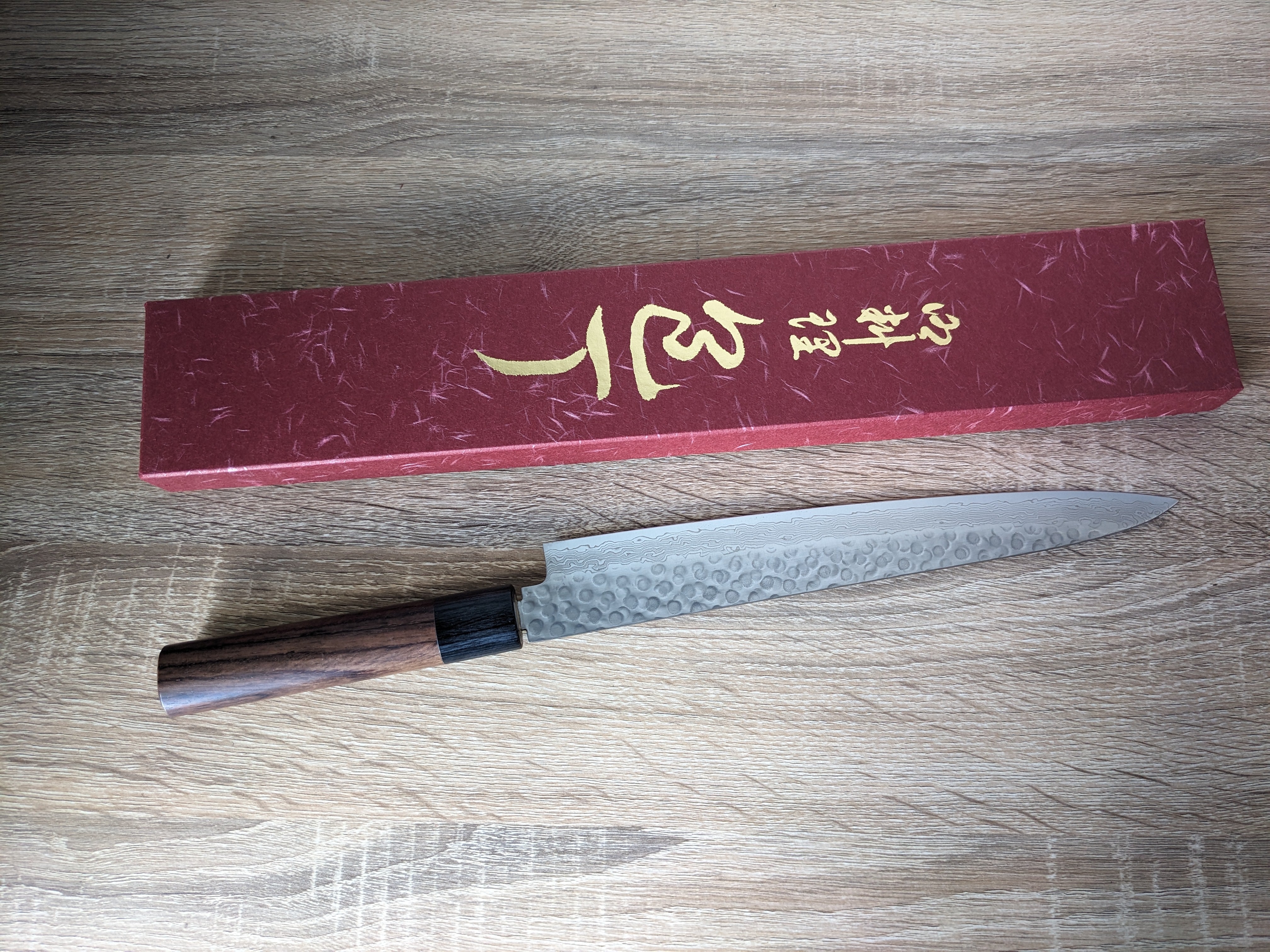 Tsunehisa sashimi knife (sujihiki type) 240mm Damascus VG10